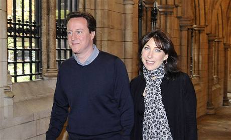 David Cameron s manelkou Sarah